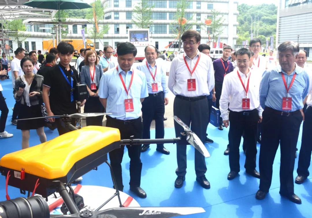 1558584352364005.jpg 1558584352364005.jpg